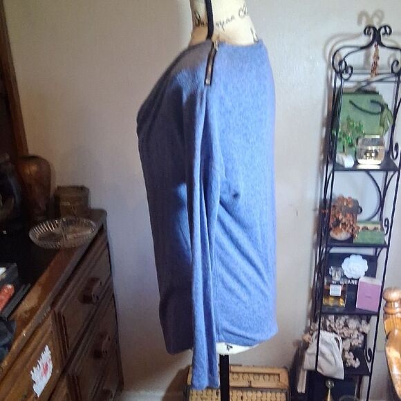 Carmen Marc Valvo Blue Cowlneck Top Zipper Detail Size XS - Picture 7 of 10